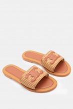 Бежово-Тъмно