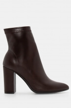 Кафяво Тъмно